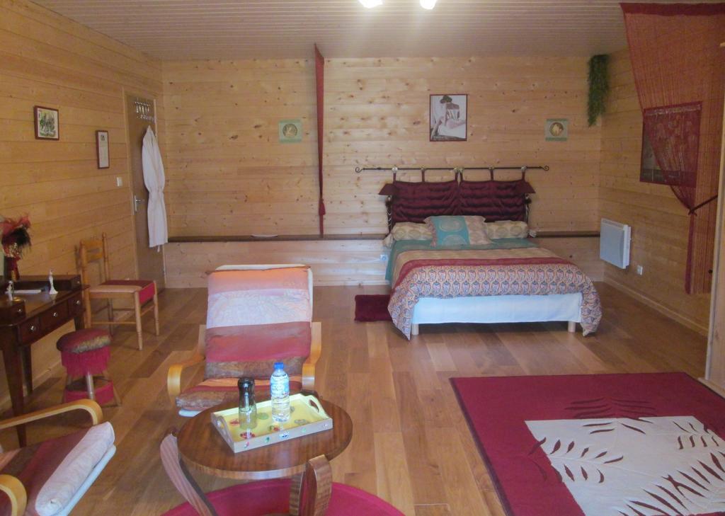 Bed and Breakfast Domaine Du Val De Soux Montgaillard-de-Salies Zimmer foto